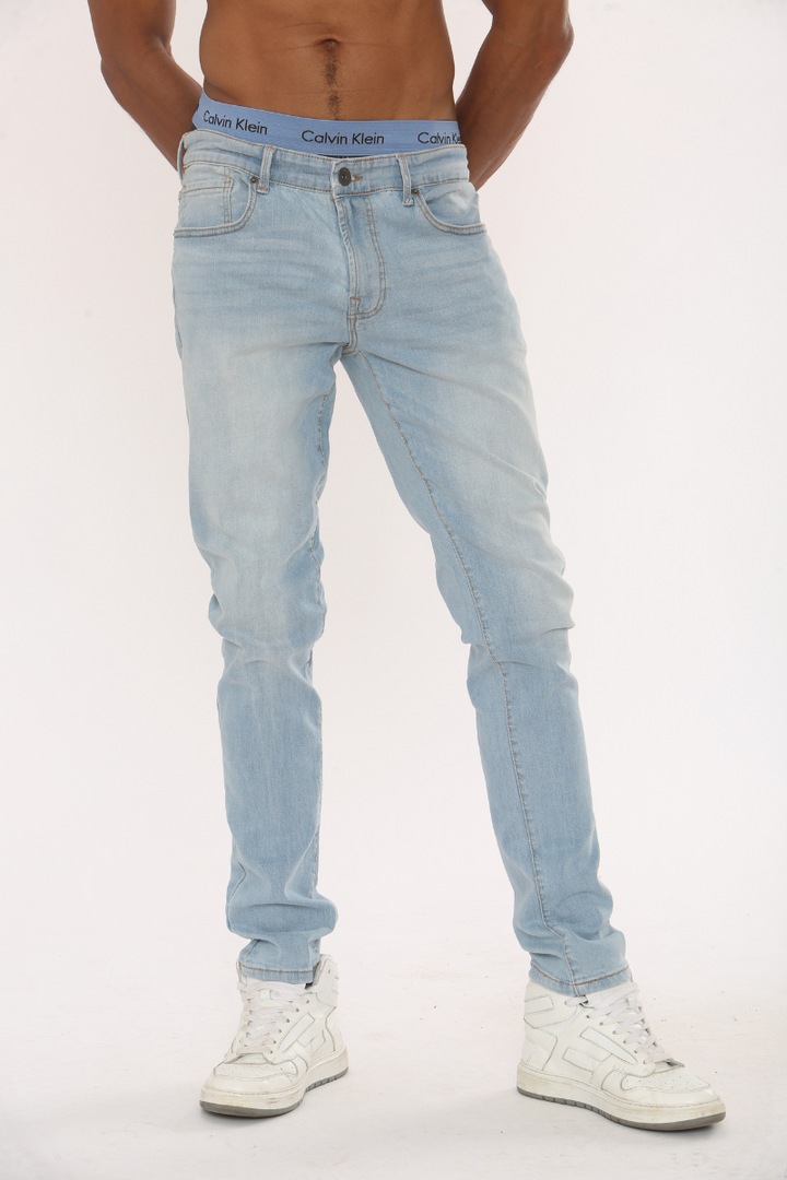 Monthope Tapered Jeans - Ice Blue